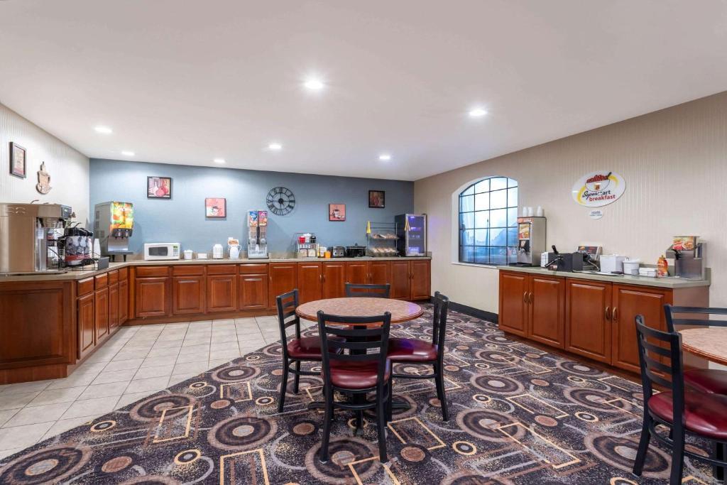 ซูเปอร์ 8 บาย วินด์แฮม แมรีส์วิลล์/พอร์ต ฮิวรอน แอเรีย Motel Marysville ภายนอก รูปภาพ